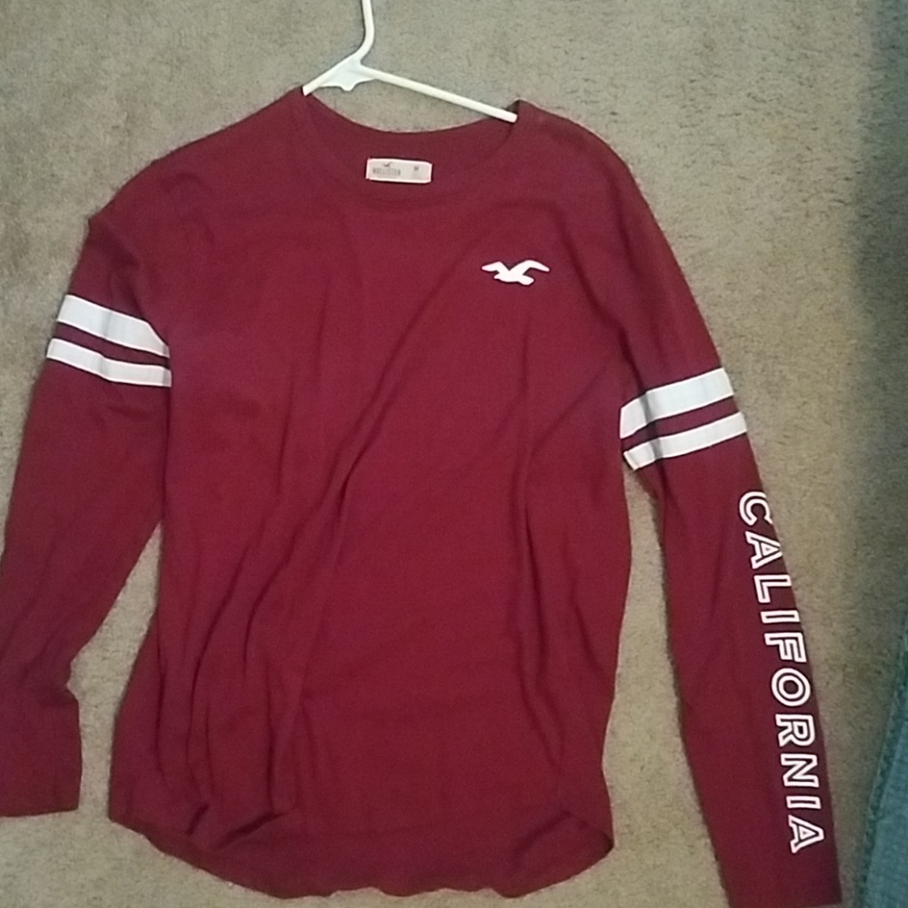 Burgundry hollister shirt♡